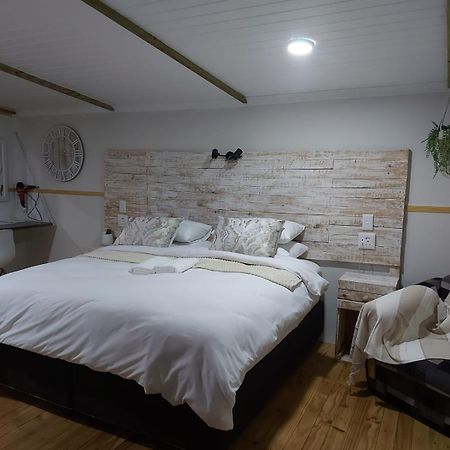 Villa Mariss Guesthouse Kraaifontein Экстерьер фото