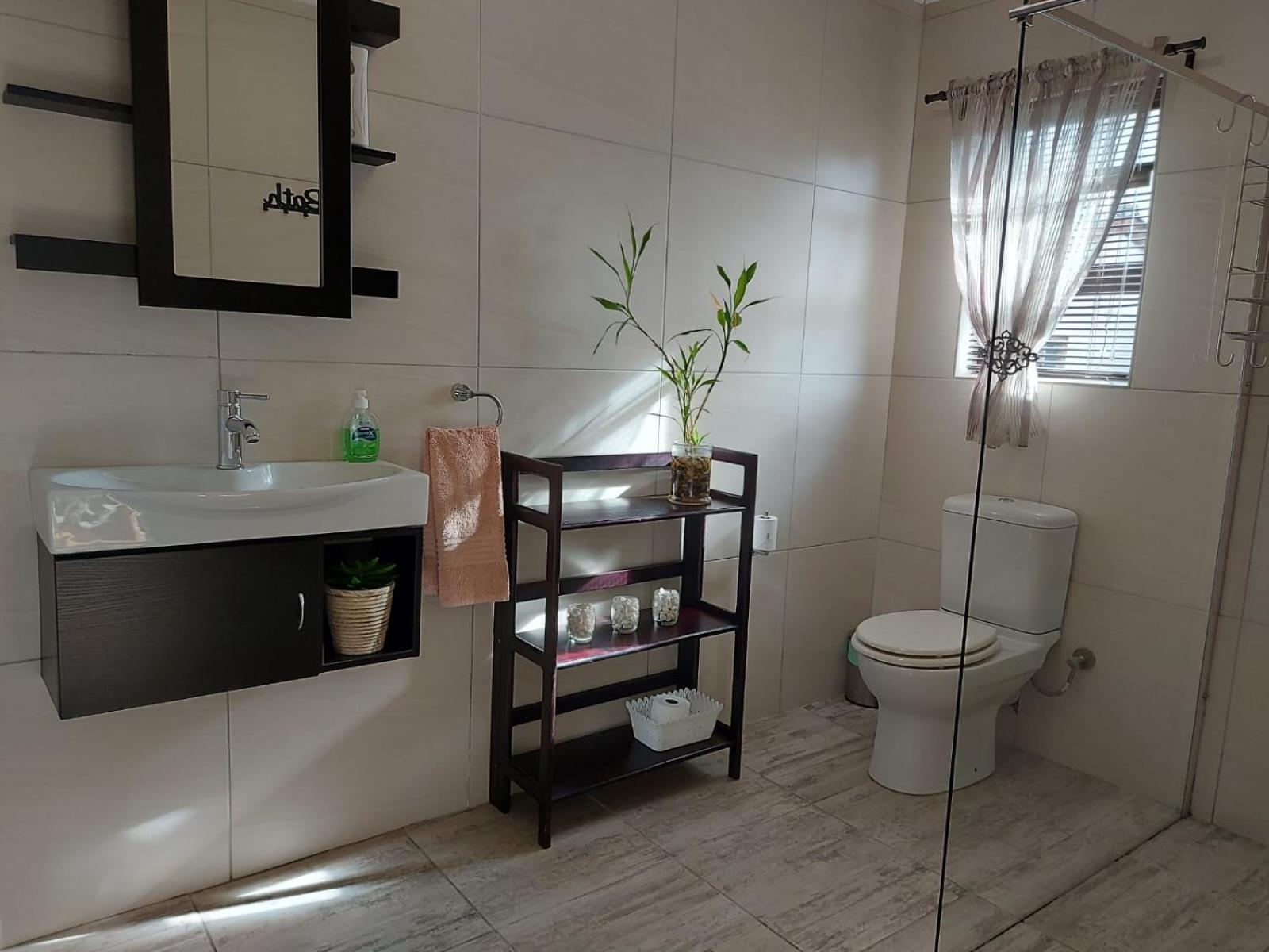 Villa Mariss Guesthouse Kraaifontein Экстерьер фото